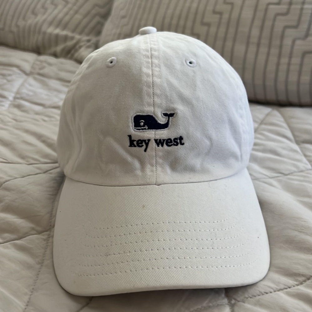 Vineyard Vines Whale Logo Baseball Hat White - key west / islands - cotton